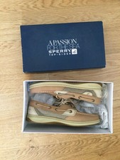 Brand New in Box - Sperry Bluefish 2 Eye Boat Shoe Size 5.5M Color Linen/Oat