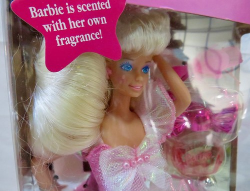 Barbie Pretty Surprise w/Real Cosmetics - Picture 6 of 8