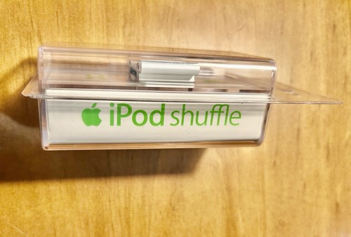 Apple iPod Shuffle 2nd Generation A1204 1GB Silver - Picture 5 of 6