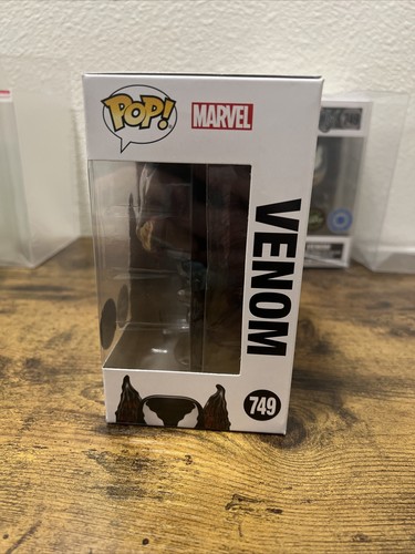 Funko Pop! Marvel: Winged Venom #749 GITD Chase (PIAB Exclusive) in Protector - Bild 2 von 8