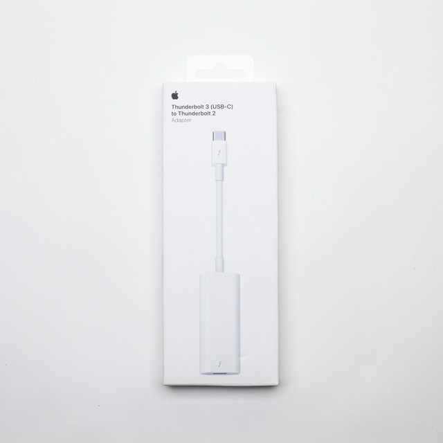 Apple Thunderbolt 3 USB-C to Thunderbolt 2 Adapter A1790 - MMEL2AM/A Apple Thunderbolt 3 USB-C to Thunderbolt 2 Adapter A1790 - MMEL2AM/A
