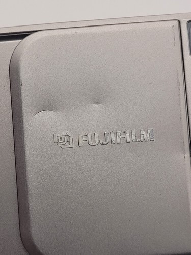Fujifilm DL Super Mini (Tiara) Zoom 35mm Film Camera - Picture 13 of 17