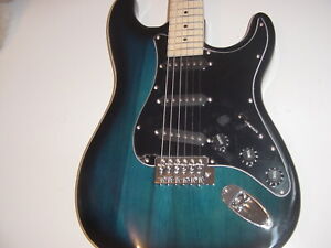 New-Full-Size-6-String-Electric-Guitar-S-Style-Body-Maple-Fret-Board-Blue
