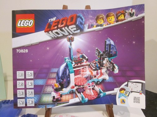 LEGO THE LEGO MOVIE 2, 70828 POP-UP PARTY BUS COMPLETE W/MINIFIGURES & MANUAL - Picture 8 of 8
