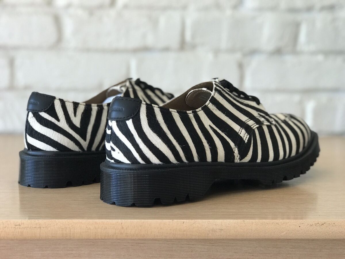 2046 Supreme HO x Dr. Martens Split Toe 5-Eye Zebra Black 2046 Supreme HO x Dr. Martens Split Toe 5-Eye Zebra Black