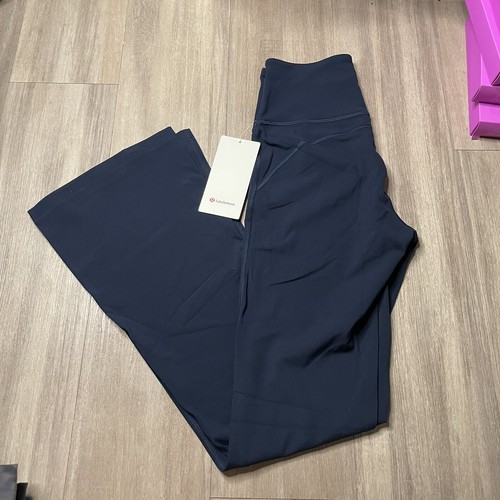Lululemon Groove Pant Flare *Nulu True Navy / size 6