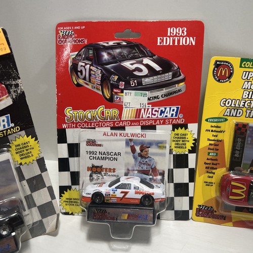 Lotto di nuovi oggetti da collezione NASCAR 1/64 - Gordan, Elliot, Harvick, Foyt, Kulwicki - Foto 4 di 17