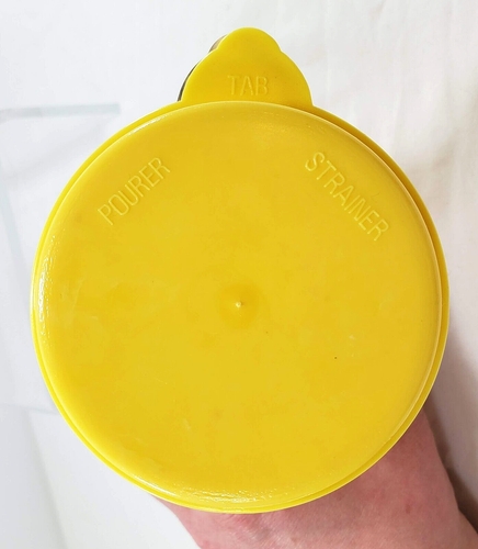 Vintage Measuring Cups & Spoons Set - Yellow Lid & Clear Plastic Cup - Picture 7 of 14