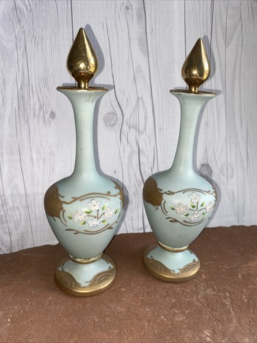 Royal Vienna Vases Pair Beehive Mark Handpainted Porcelain - Picture 7 of 12