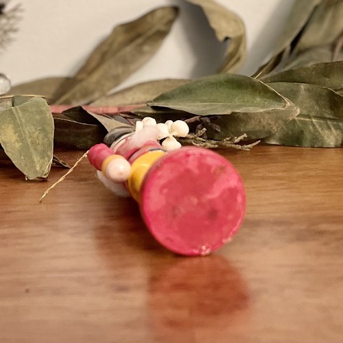 Vintage Wooden Nutcracker Soldier Christmas Ornament Figurine Red Gold - Bild 7 von 7