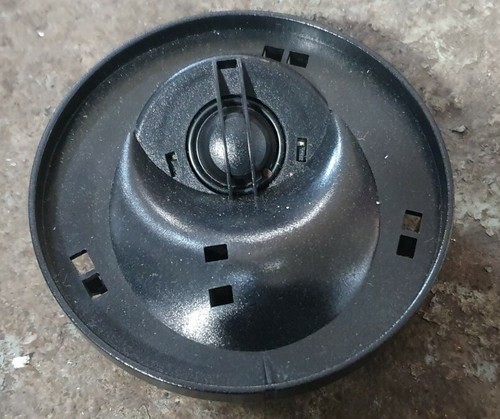 GOLF MK3 GTI VR6 DASHBOARD OEM SPEAKER 1H0035411 - Picture 1 of 3