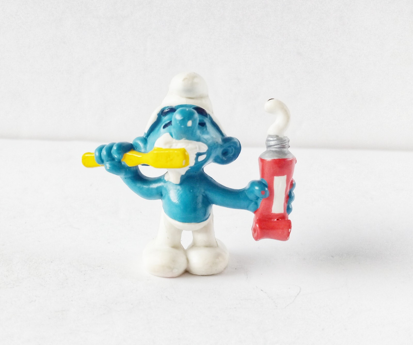 Smurfs 20064 Toothpaste Smurf Toothbrush Figure Vintage Toy PVC