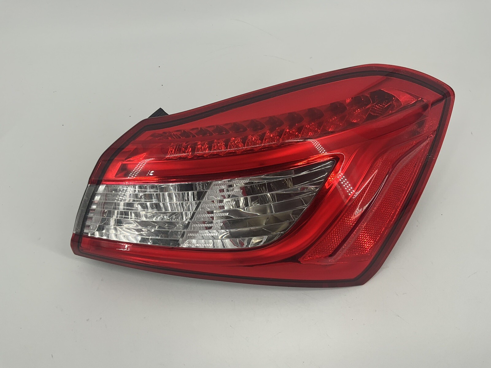 MASERATI GHIBLI TAIL LIGHT RIGHT PASSENGER 2014 15 16 17 2018 LED OEM 6700084810