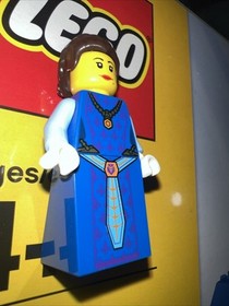 Lego Nexo Knights Queen Halbert Minifigure 70325 FREE SHIPPING