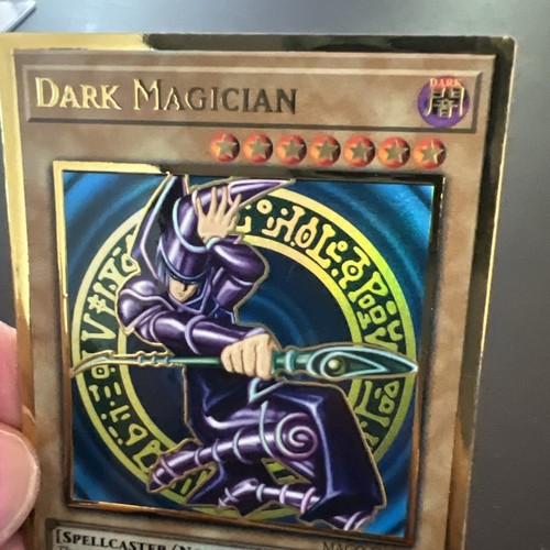 Yugioh Dark Magician MAGO-EN002 Gold Rare 1st Edition - Picture 16 of 24