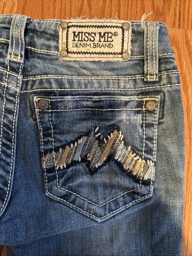 Pantalones de mezclilla Miss Me para mujer 26x25 azul bootcut adornados lavado medio elástico 26 - Imagen 9 de 10