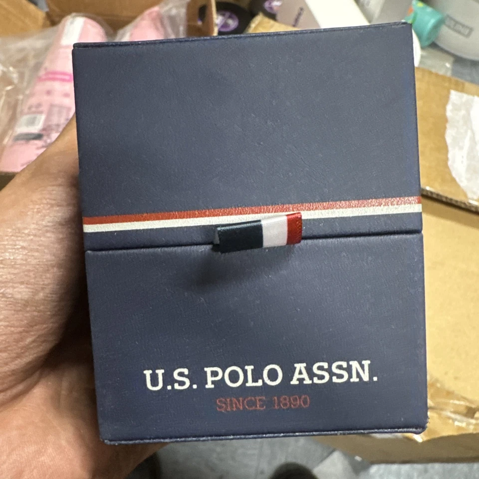 U.S. Polo Assn. Reloj deportivo para hombre US9322 con correa de silicona azul marino Foto 2 de 4