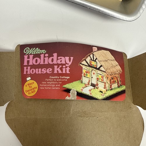 Vintage Wilton Holiday House Kit Cake Pan Set 1982 2105-2282 W/Instructions - Picture 3 of 11