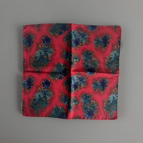 Vntg 100% Silk Pocket Square With Dark Red & Blue Floral Pattern 12”x 12” Italy - Picture 4 of 4