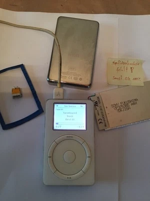 Apple iPod 2nd Generation / 2. Generation 2002 - 10 GB, Kopfhörer defekt - Bild 1 von 3
