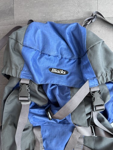 Blacks Tundra 60 Large Backpack Hiking Camping - With Rain cover - Picture 2 of 5