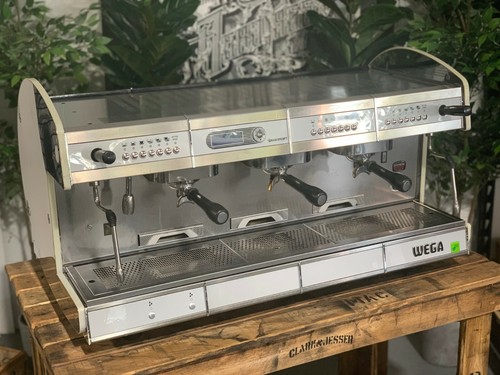 WEGA CONCEPT 3 GROUP BLACK SILVER SIDES ESPRESSO COFFEE MACHINE COMMERCIAL CAFE - Bild 2 von 12