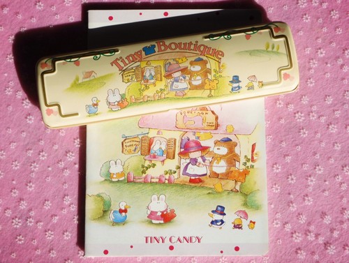 β TINY CANDY Gakken Japan 1980 VINTAGE Astuccio Latta Pencil Case + QUADERNO π - Foto 5 di 24