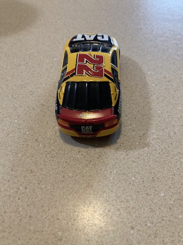 Coche Ranura NASCAR Caterpillar #22 - Imagen 4 de 5