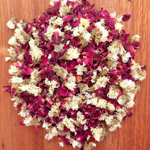 1 Litre Biodegradable Wedding Confetti - Flower Confetti - Dried Flower Petals - Picture 2 of 5