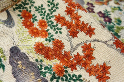 Vintage Japanese Kimono Silk Fabric, Floral and Bridge on Creme Crepe 160CM(63") - Picture 9 of 13