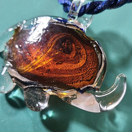 Hand Made Colorful Glass Elephant Swirl Pendant 2" - Imagen 9 de 11