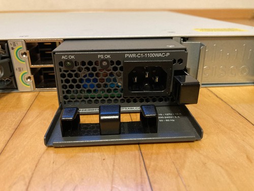 Cisco C9300-24UX Catalyst Switch, 8p Uplinkmodul 10G - Bild 6 von 7