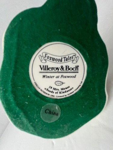 Villeroy & Boch Foxwood Tales Winter at Foxwood 19 Mrs. Mouse Seeds of Kindness - Picture 4 of 12