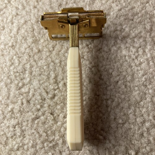 1950s Gem Feather Weight Safety Razors Gold With Case - Picture 7 of 9