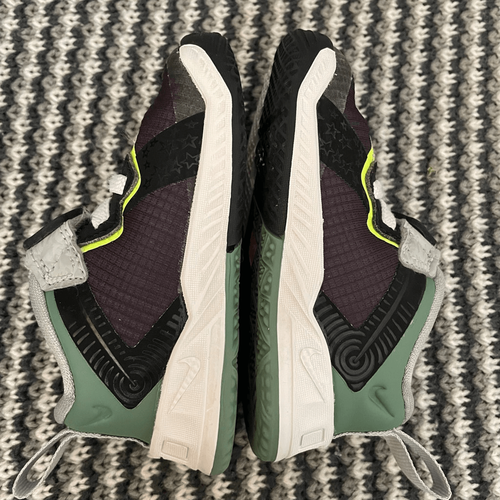 Nike Looney Tunes toddler sneaker baby size 5 - 第 9/10 張圖片