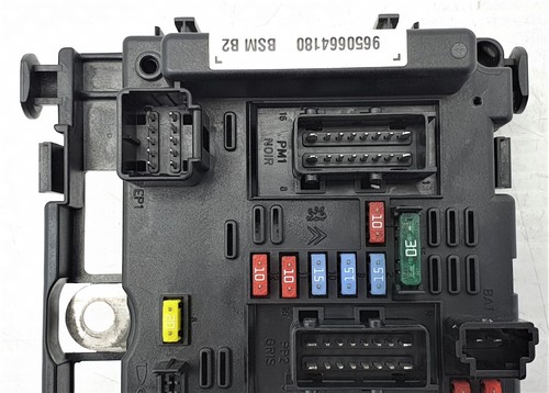 Peugeot 307 Mk1 2001-2009 1,4 gasolina debajo del capó caja de fusibles unidad BSM 9650664180 - Imagen 5 de 7