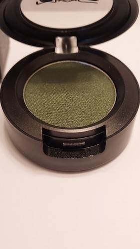 MAC Eye Shadow *HUMID FROST* / 0.05 oz / New in box - Picture 3 of 6
