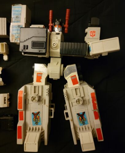 G1 Transformers Metroplex Hasbro Takara INCOMPLETE Action Figure 1985 - Picture 2 of 13