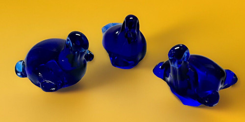 2 Cobalt Blue Glass Turtle & 1 Bluebird Of Happiness Paperweight Figurines - Picture 1 of 18