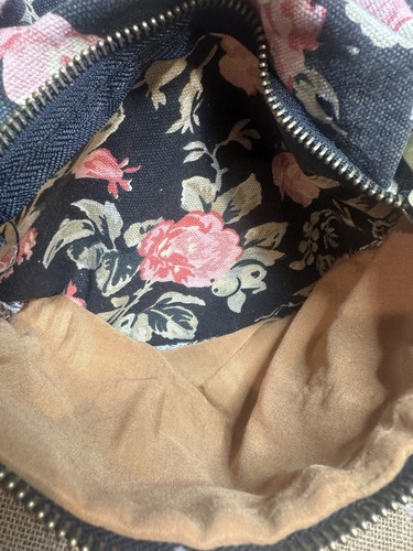 Mochila Boho Flor Encaje Marrón Y Negro Con Rosas Rojizas/Rosas - Imagen 11 de 13
