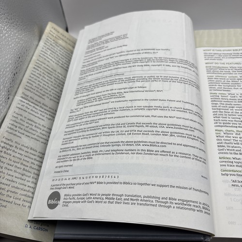 NIV, Biblical Theology Study Bible (Trace the Themes of Scripture), Hardcove... - Imagen 7 de 8