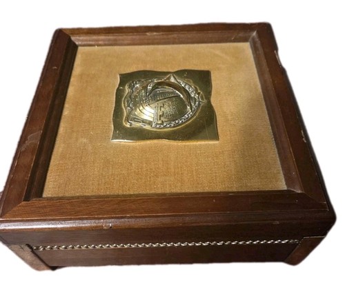 Japan Wooden Jewelry/ Music Box with Gold Nautical /Ship Detail - Vtg. 8x8x3 3/8 - Picture 7 of 9