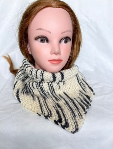 Strick KOPFTUCH weiß Schal Steppschal 100% Wolle Dreieckstuch Kapuze Scarf - Bild 4 von 5