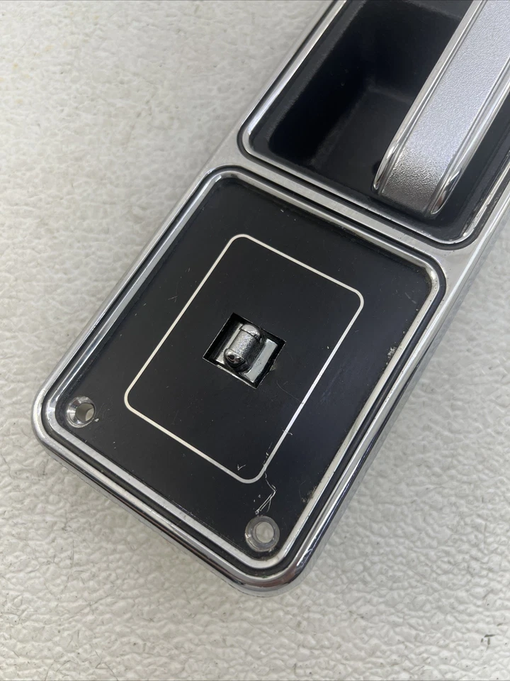 Interruptor de ventana de manija de puerta trasera lado pasajero Jeep Cherokee XJ 84-96 OEM cromado Foto 4 de 4