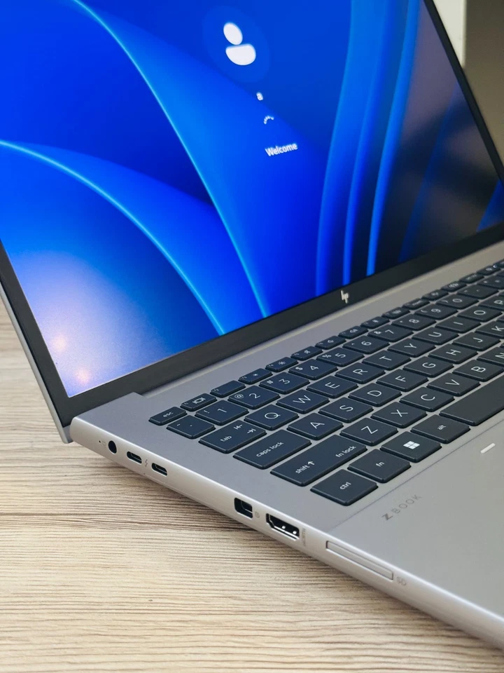 HP Zbook Fury G10 16" Workstation/i7 vPro 13850HX/64GB RAM/1TB/ RTX 3500 12GB - Image 3 of 4