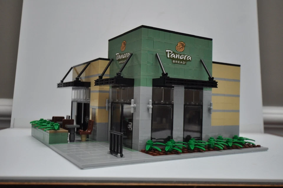 Sandwich and Bakery Restaurant Creator Modular City Custom Built Brick Model MOC - Image 2 of 4
