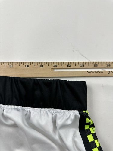 Under Armour Shorts Women’s Medium White Next Elite 24 Player Issue - Picture 8 of 8