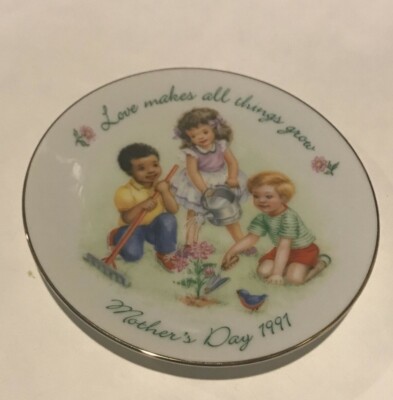 VINTAGE AVON 1991 Mothers s Day Mini Collector Plate''Love Makes All Things Grow''