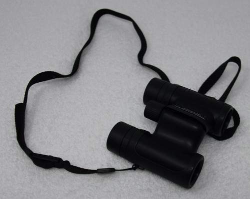 Nikon Compact Binoculars Aculon W10 Waterproof Fog-Free and Lightweight 10 x 21 - Picture 15 of 19
