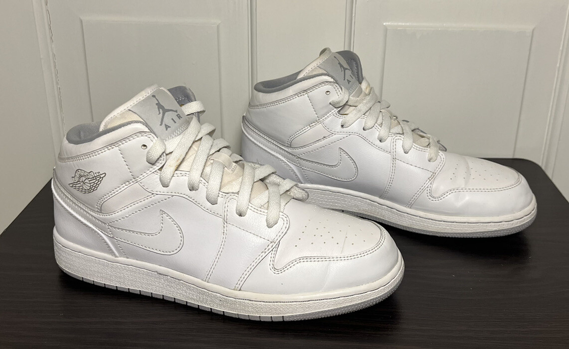 Nike Air Jordan Retro 1 Mid White Wolf Grey Youth Size 7 Great Condition